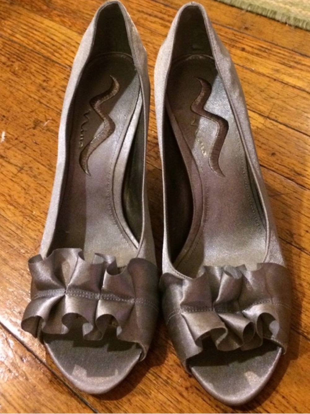 Nina Satin Open toe heels sz 8.5